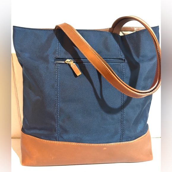 Tumi navy blue nylon shoulder handbag - Picture 2 of 9